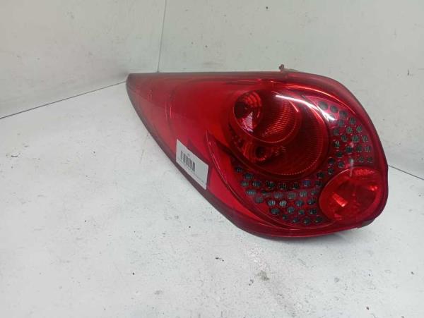 FEU ARRIERE GAUCHE PEUGEOT 207 BREAK - Vue 1